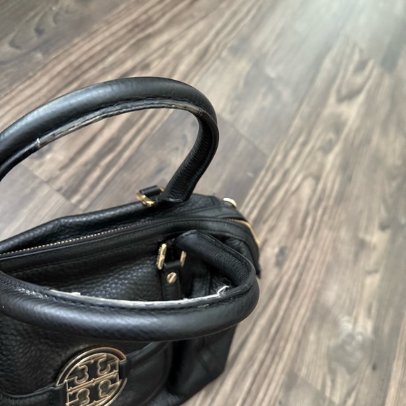 Tory Burch Authentic Duffle Black Pebbled Leather Bag - Picture 8 of 16